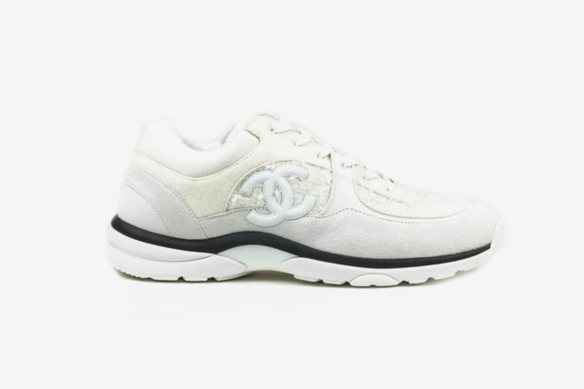 white chanel cc sneakers